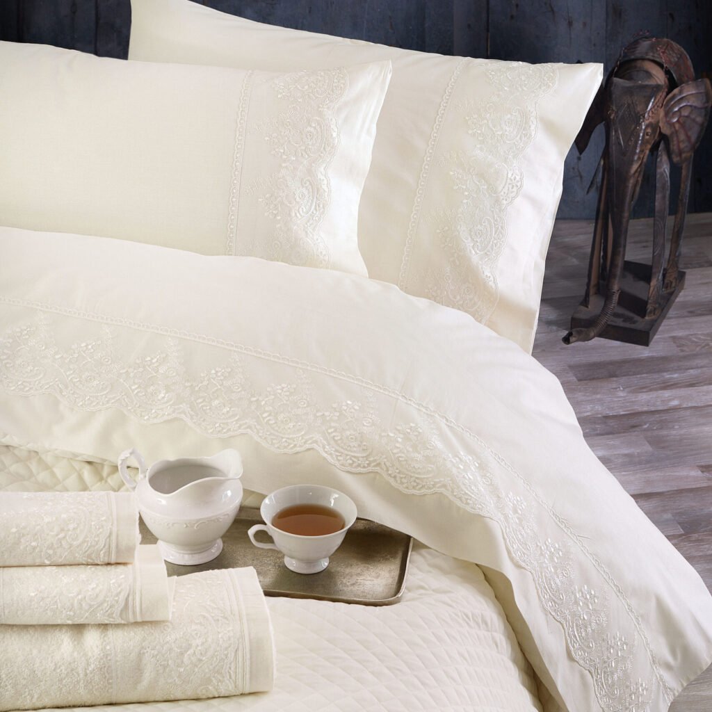 KATHERINA - ΣΕΤ ΣΕΝΤΟΝΙΑ ΜΕ ΔΑΝΤΕΛΑ 4 ΤΕΜ. - ΕΚΡΟΥ - ΥΠΕΡΔΙΠΛΟ (230X260) - Rythmos