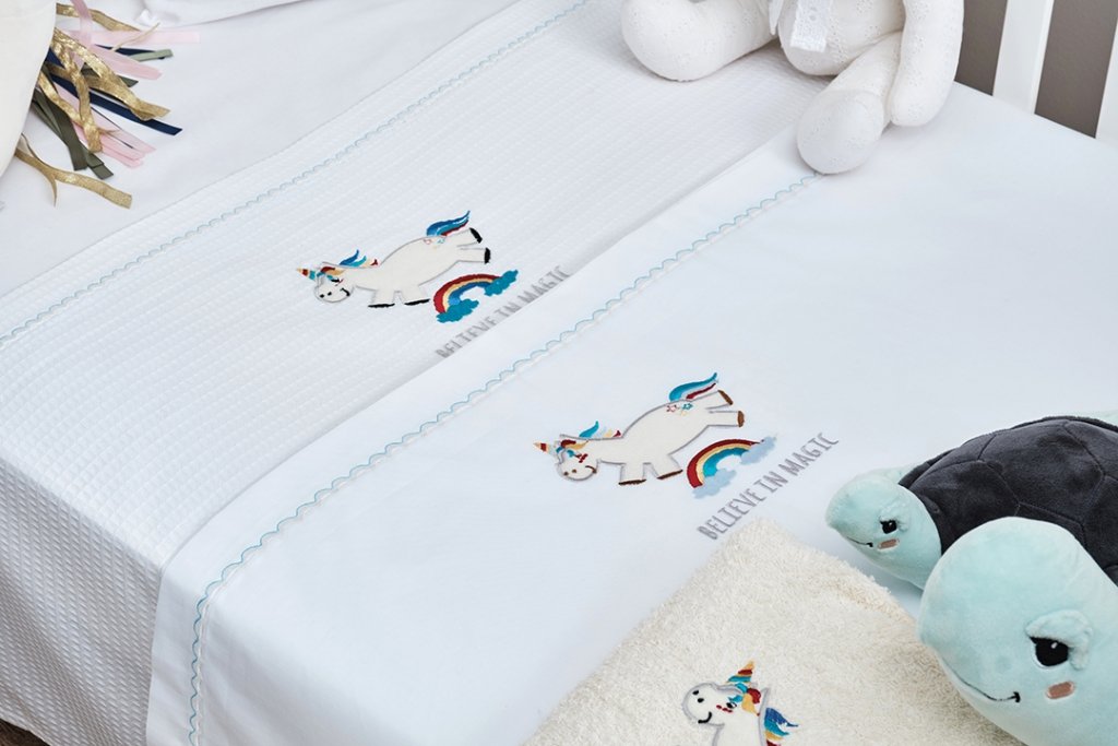 Σεντόνια Σετ Λευκό με Kέντημα Unicorn Blue - (2x 120x160 + 1 μαξ. 30x40) - BABY- COKITEX - Image 3
